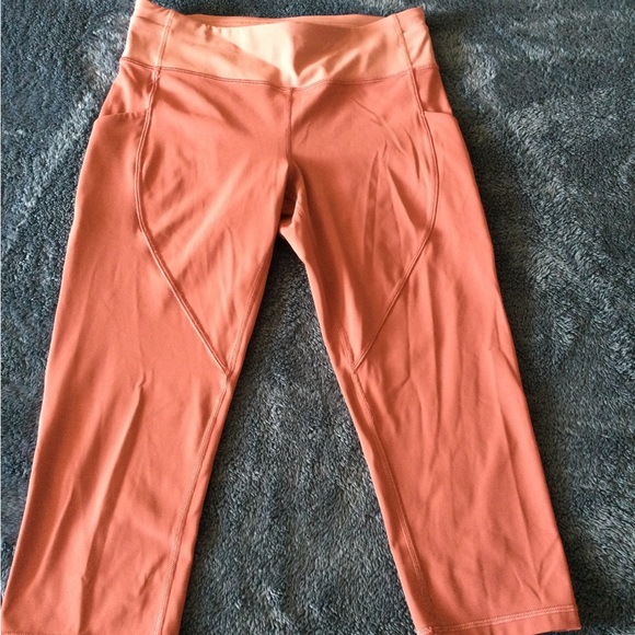Lululemon - Picture 1 of 3